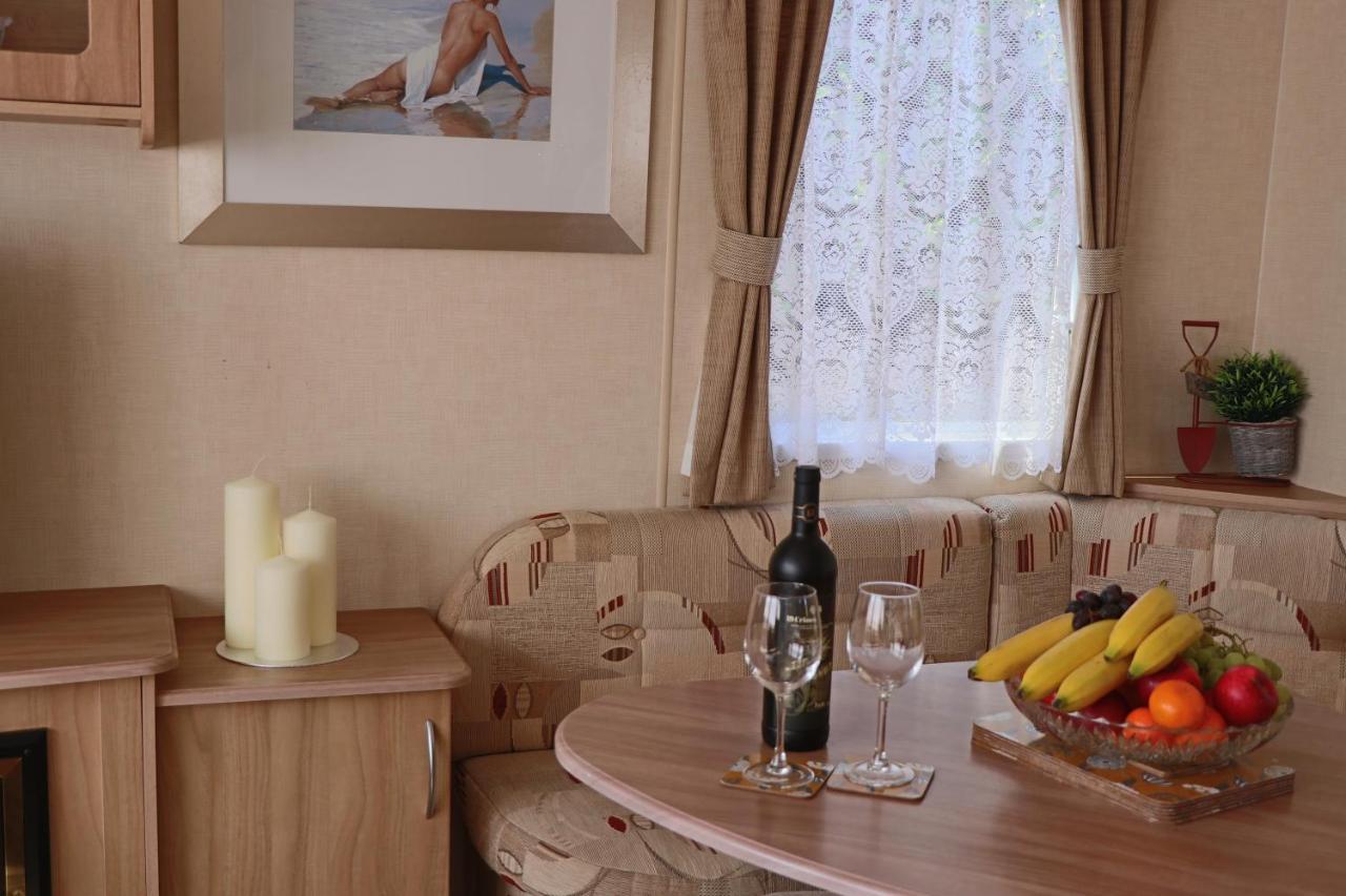 Palm 1 Park Home With Hot Tub Swanage Εξωτερικό φωτογραφία